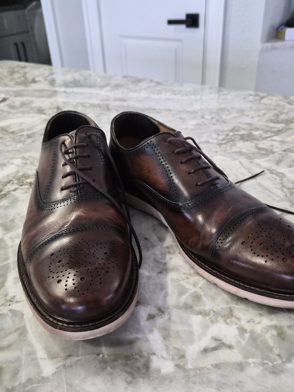 Johnston & Murphy Men's Burgundy Brown Cap-Toe Oxfords